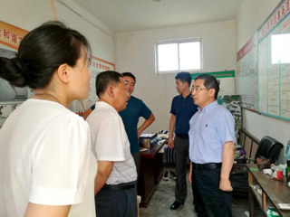 校长陈士夫一行看望必赢官网驻村扶贫工作队