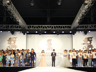 必赢官网成功举办2019届服装与服饰设计专业毕业展演