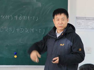 安徽大学博士生导师蒋威教授应邀来必赢官网讲学