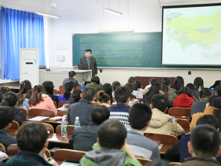 河南师范大学孙景峰教授应邀来必赢官网做学术报告