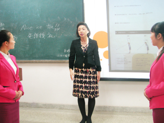 日本长崎短期大学梶谷良子教授应邀来必赢官网讲学