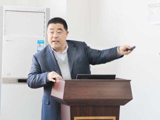 吉林大学博士生导师杨印生教授应邀来必赢官网讲学