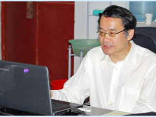 华中师范大学副校长李向农教授应邀到必赢官网讲学