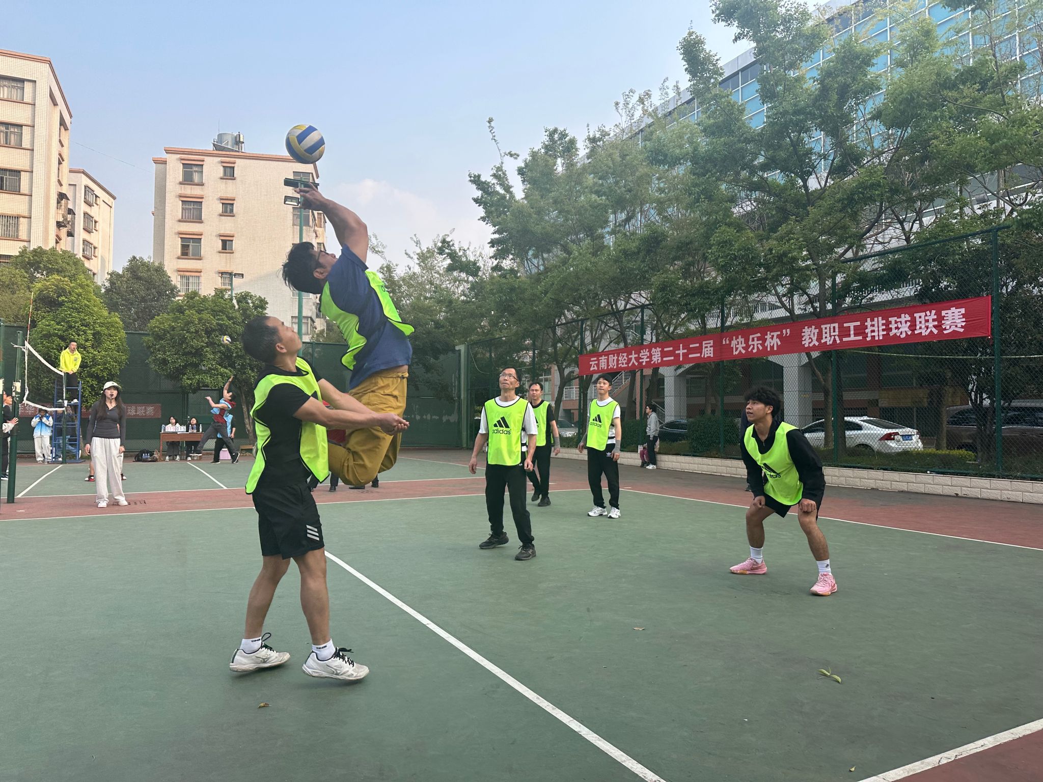2026世界杯官网第二十二届“快乐杯”教职工排球联赛精彩组图